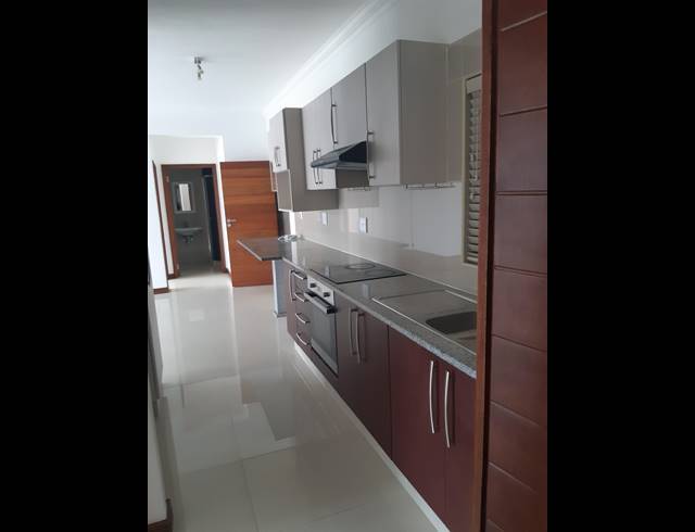 3 BEDROOM APARTMENT FOR SALE IN UMHLANGA RIDGE